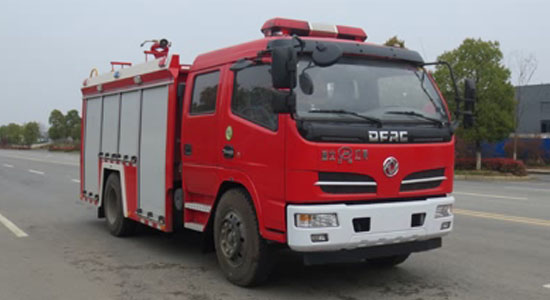 東風多利卡3.8噸水罐消防車