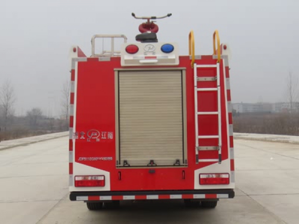東風5噸水罐消防車