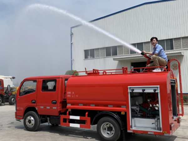 東風雙排3.5噸消防灑水車（國六）